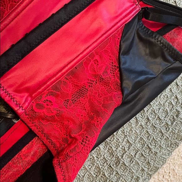 Bodyrage Lace-Up Red and Black Corset Set - Picture 5 of 6